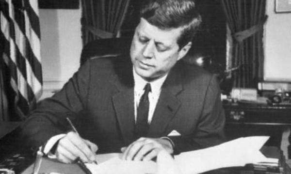 Başkanı John F. Kennedy